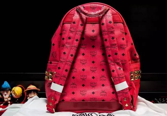 剁手好物分享,新款mcm双肩包樱花粉