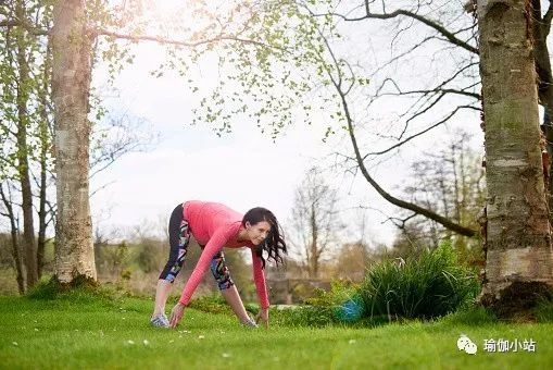 瑜伽跟游泳对女性的作用哪个较好,瑜伽女性保养品