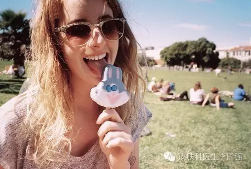 你不是冯小刚,并不能不重视!