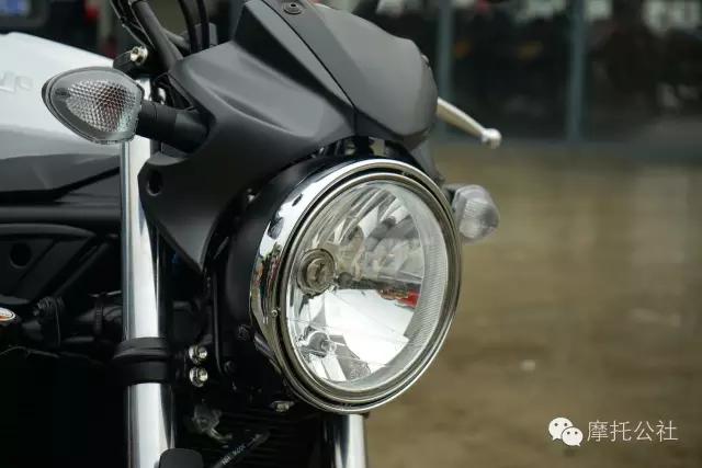 铃木gw250双缸水冷最新款街车,gw250神车到底怎么样