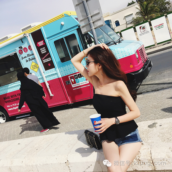 裹胸吊带宽肩,裹胸吊带需要怎么穿搭