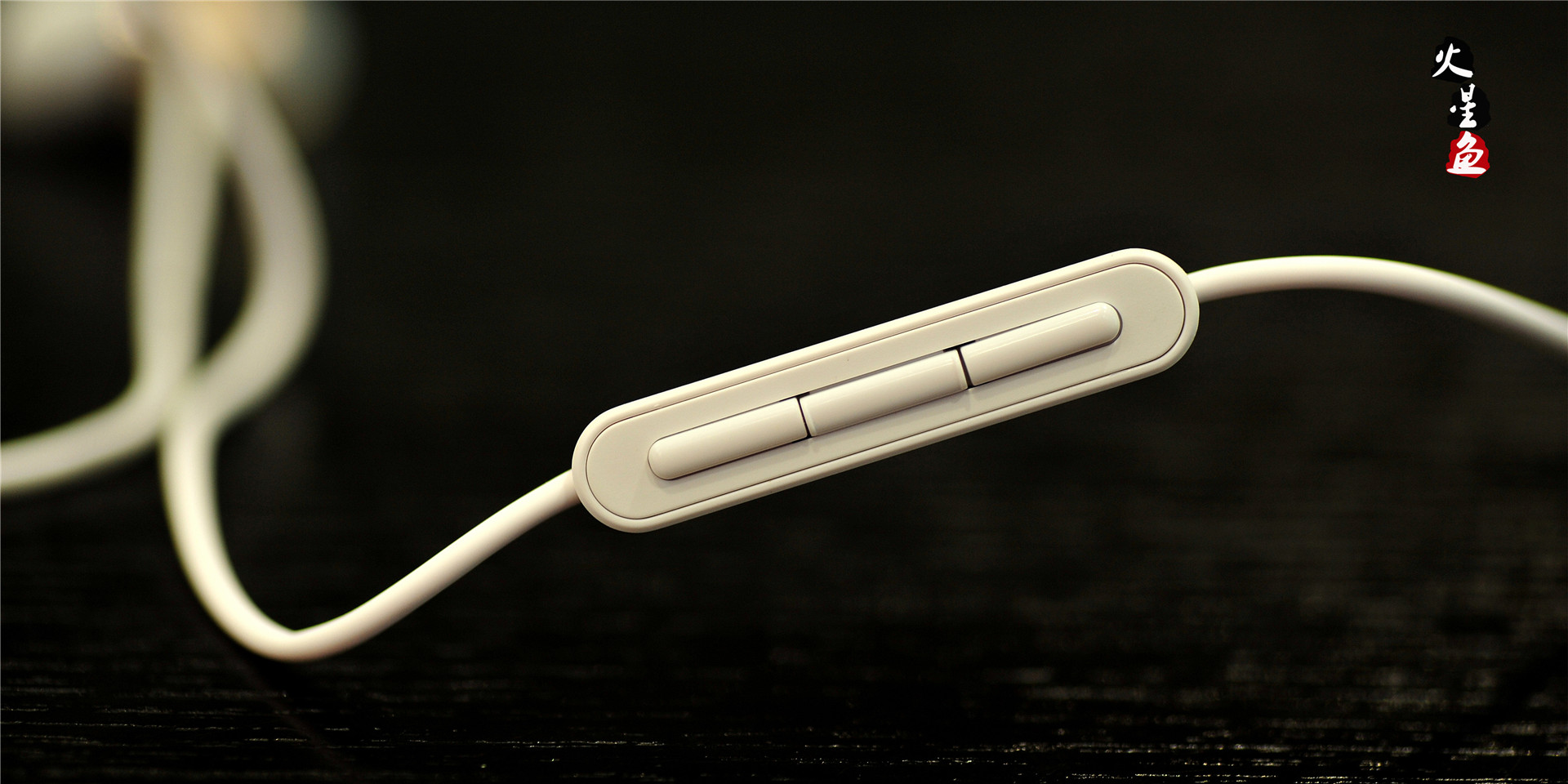 小米双单元半入耳式耳机测评,小米铁圈耳塞