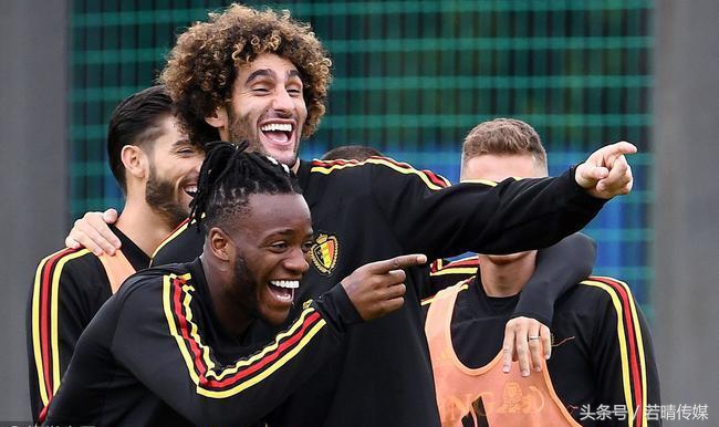 世界杯不落幕｜你以为少年看的是足球和漫画？其实是青春啊