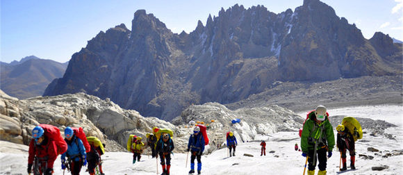 如何选购登山运动品牌,如何选择登山服装