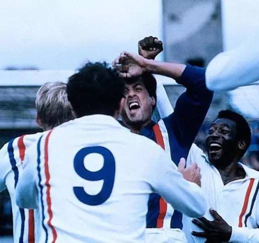 足球高于生死英语,足球高于生死意味着什么