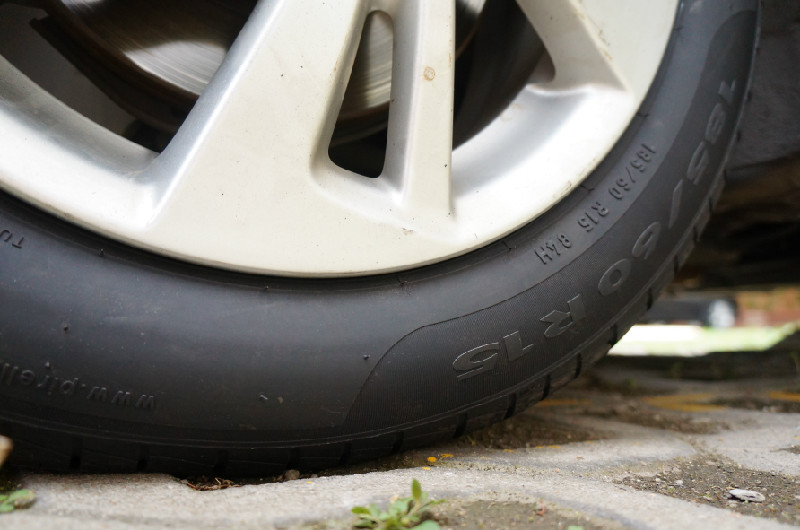 天上掉轮胎,倍耐力新p1轮胎测评视频