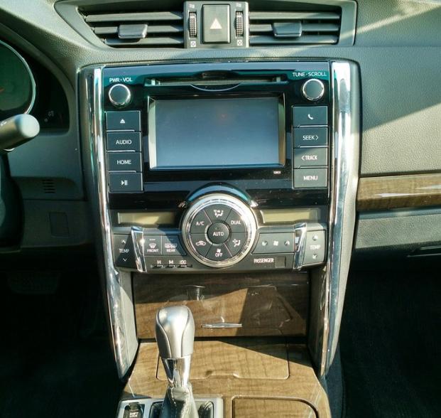 方向轻、外观漂亮浅谈锐志2.5V尚锐版用车分享