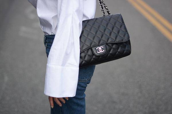 白T桖+牛仔裤，最简单品如何穿出明星范？