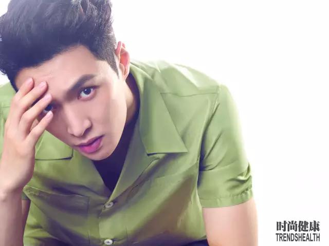 张艺兴提裤子合集,张艺兴极挑腰伤