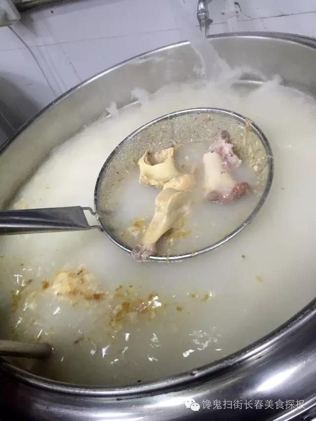 我发现了一家贼盖贼盖的串串他家的冒菜堪称神品！