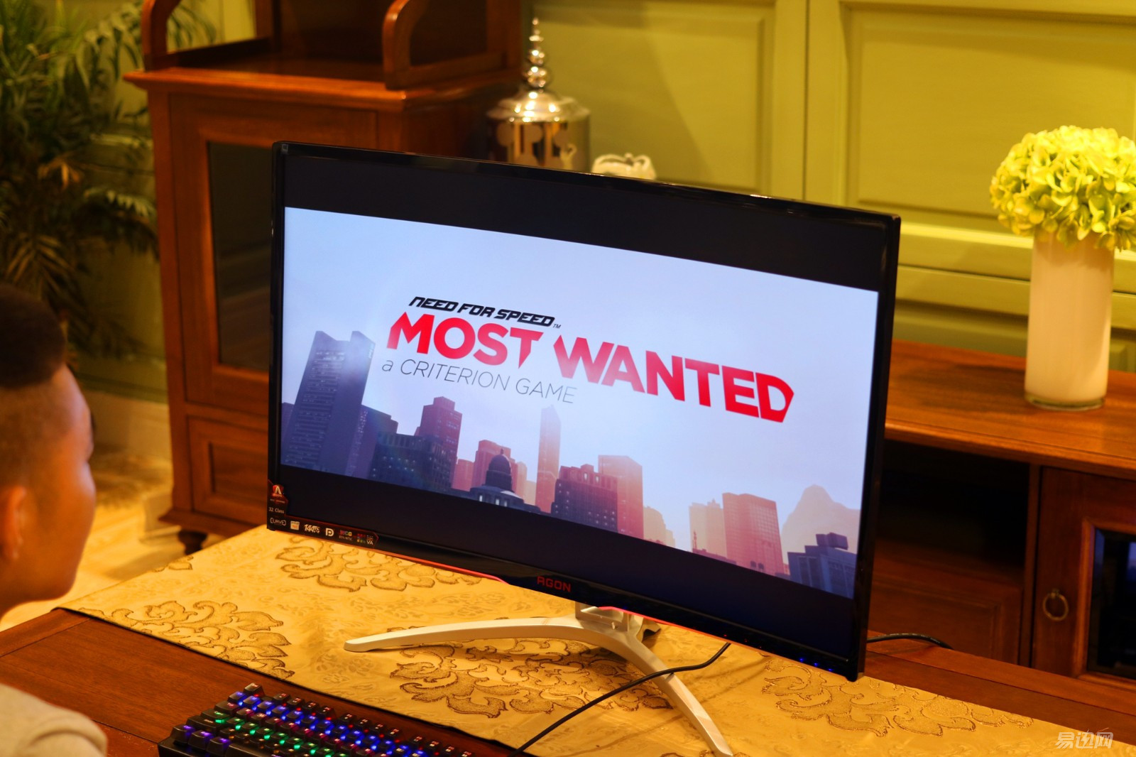 aoc电竞显示器游戏怎么调到最佳,AOC显示器曲面144hz