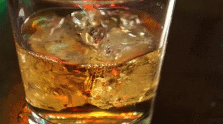 欧洲杯决赛闯进球场球迷,欧洲杯决赛之夜看球