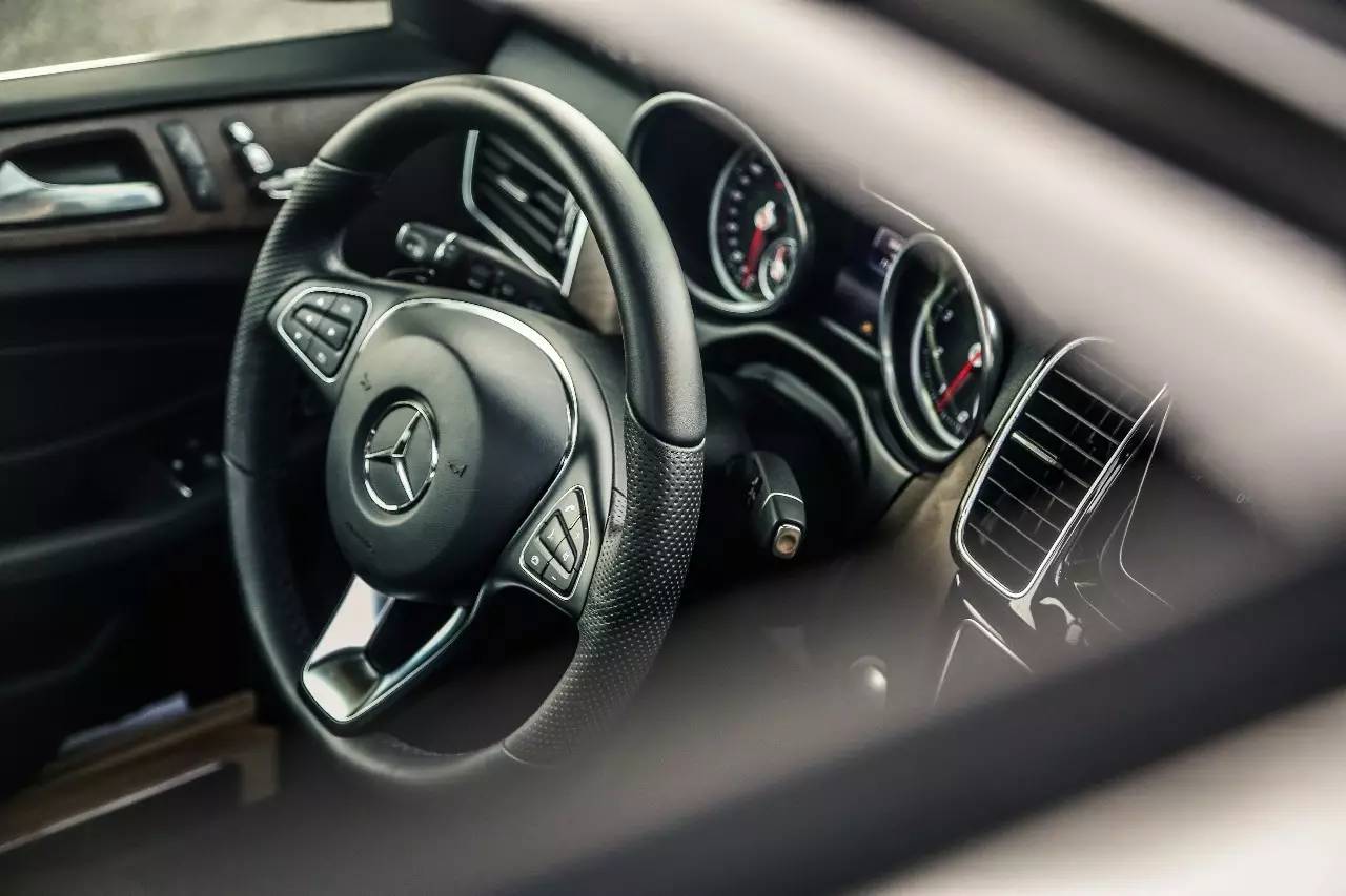 奔驰gle4004matic轿跑试驾,最新款奔驰gle400试驾