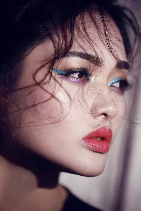 一秒变巨星，重姐绝美彩妆大片抢先看！