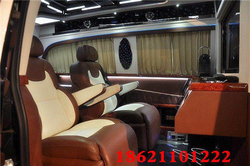 奔驰威霆水晶宝座5.0灰色,库存16款奔驰威霆