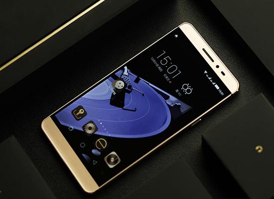 酷派手机直播发布会现场,酷派手机新品发布会