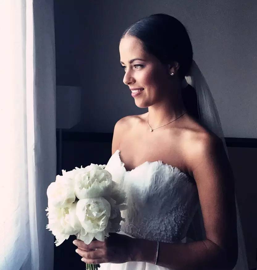 网坛最美的伊万嫁人了，这是“小猪”欧洲杯出局后最开心的时刻！