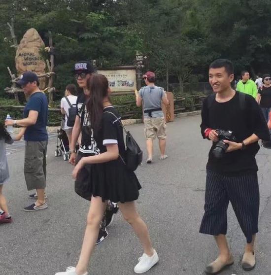 王凯新栏目爬88层楼，林允冯绍峰同游韩国被拍...