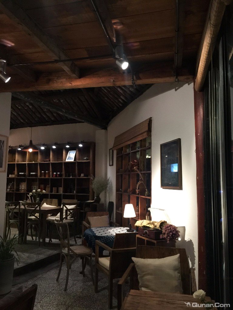 大理无花果好去处,大理路边大叶无花果