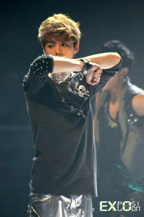 鹿晗巅峰时期有多夸张高街穿搭,鹿晗早期惊艳足球服照