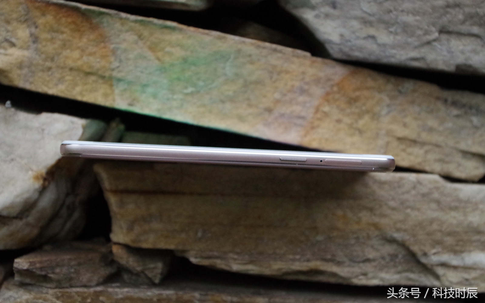 正面指纹解锁的千元机,oppo手机新款a59什么时候上市