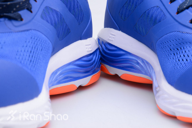 李宁云三代科技减震跑鞋,李宁云3代跑鞋