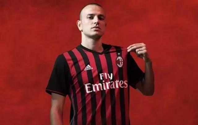 不吹不黑的牌子,米兰的球衣哪款最经典