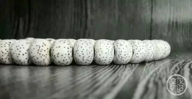 手串为什么都越玩越小了,手串玩了大半年了为什么还不红