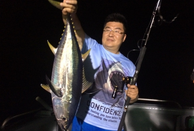 国外海钓巨物视频大全,去海钓路亚