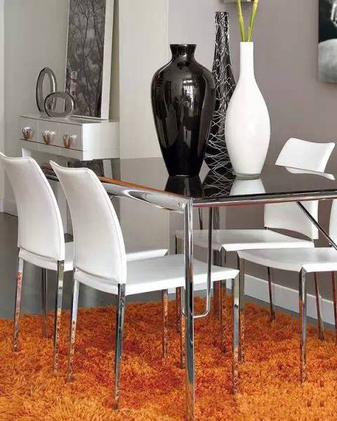 小户型轻奢风套内67平方三房两卫,繁华都市中的一处静谧