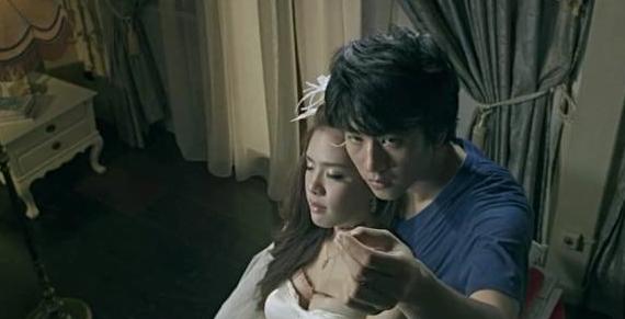 亲吻爱抚别人的新娘遭报应，这爱情来得有点重口惊悚