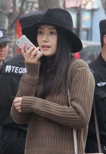 被镜头抓拍明星众生相,镜头抓拍明星微表情有多尴尬