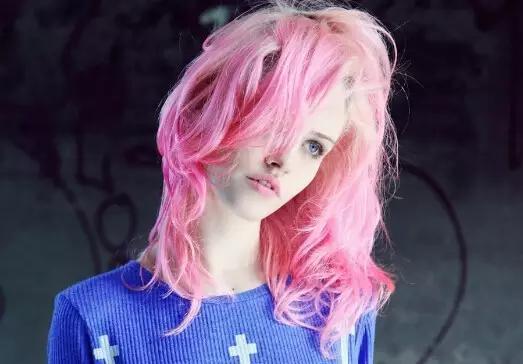 白发补染发根与染全头哪个危害大,染白发发根染黑了怎么处理