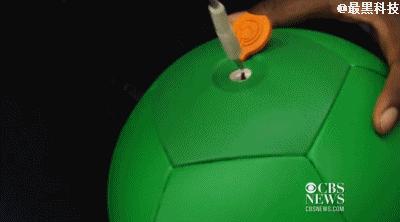 她用一个足球，解决了非洲家庭的供电难题。