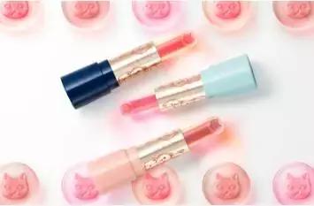 你的唇太美，我无从下手。