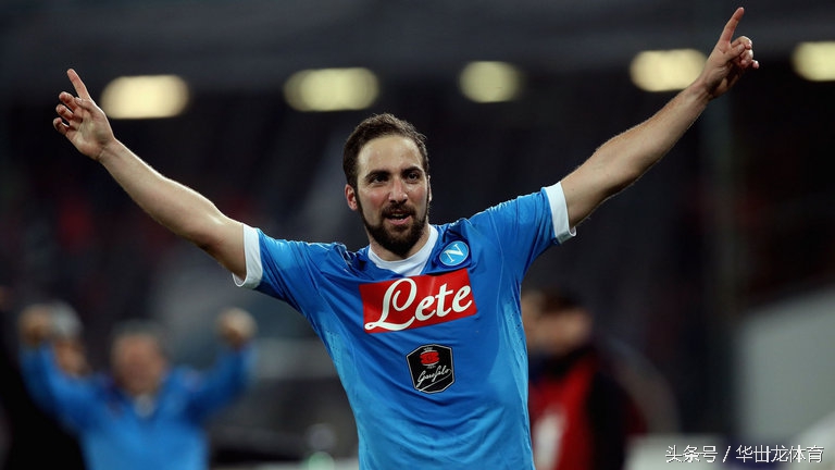 伊瓜因转会米兰多少钱,伊瓜因2010年薪