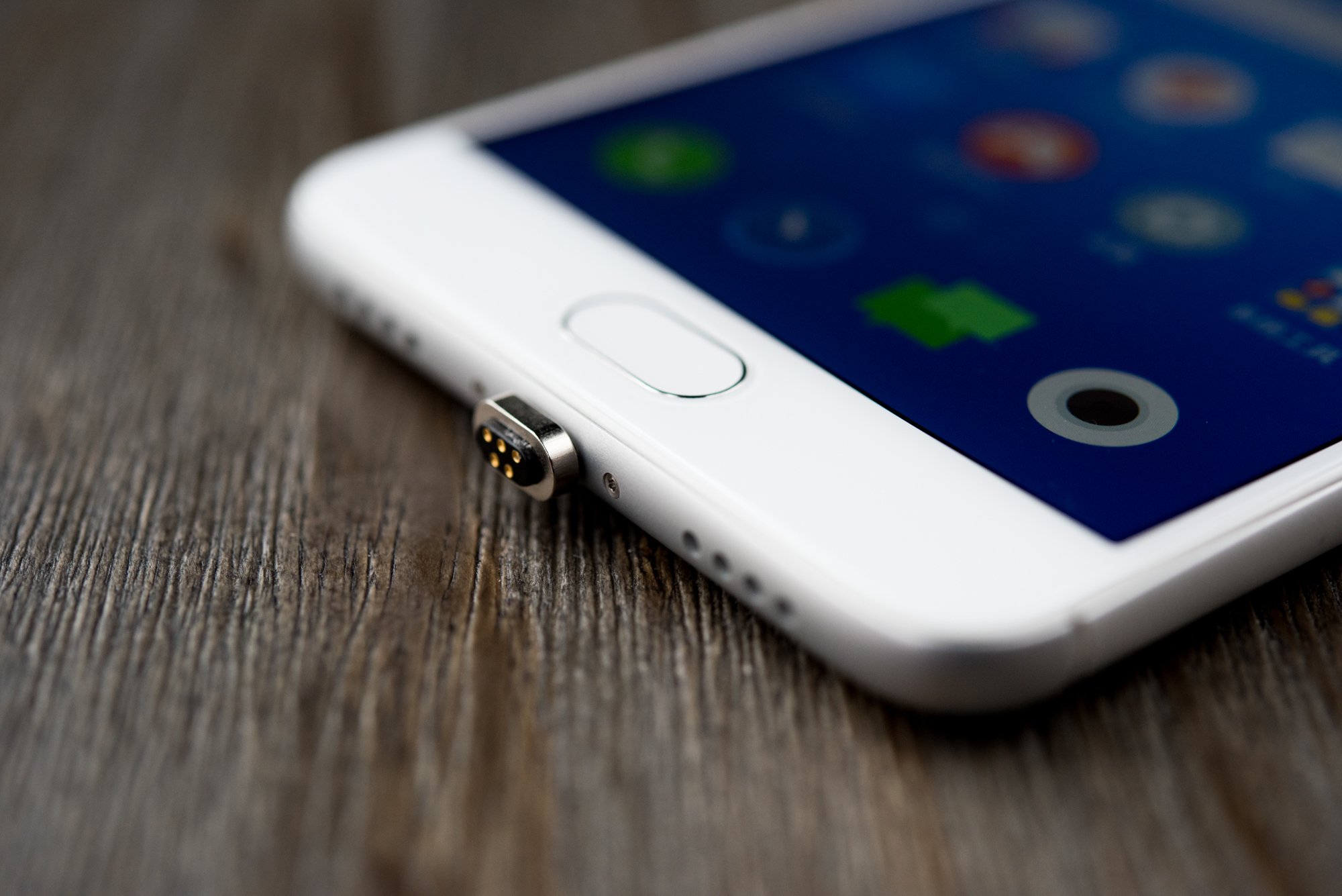 轻松插拔随心享受移动便利,轻松拔插座