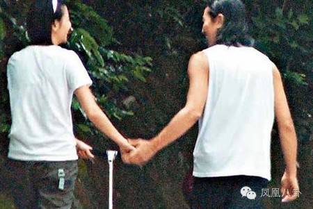 郑伊健甩邵美琪牵手梁咏琪,郑伊健和邵美琪梁咏琪