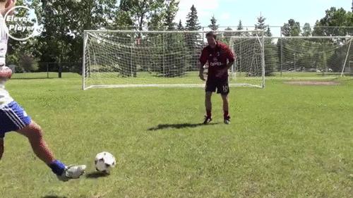 足球技巧8种最为实用的,足球防球的技巧