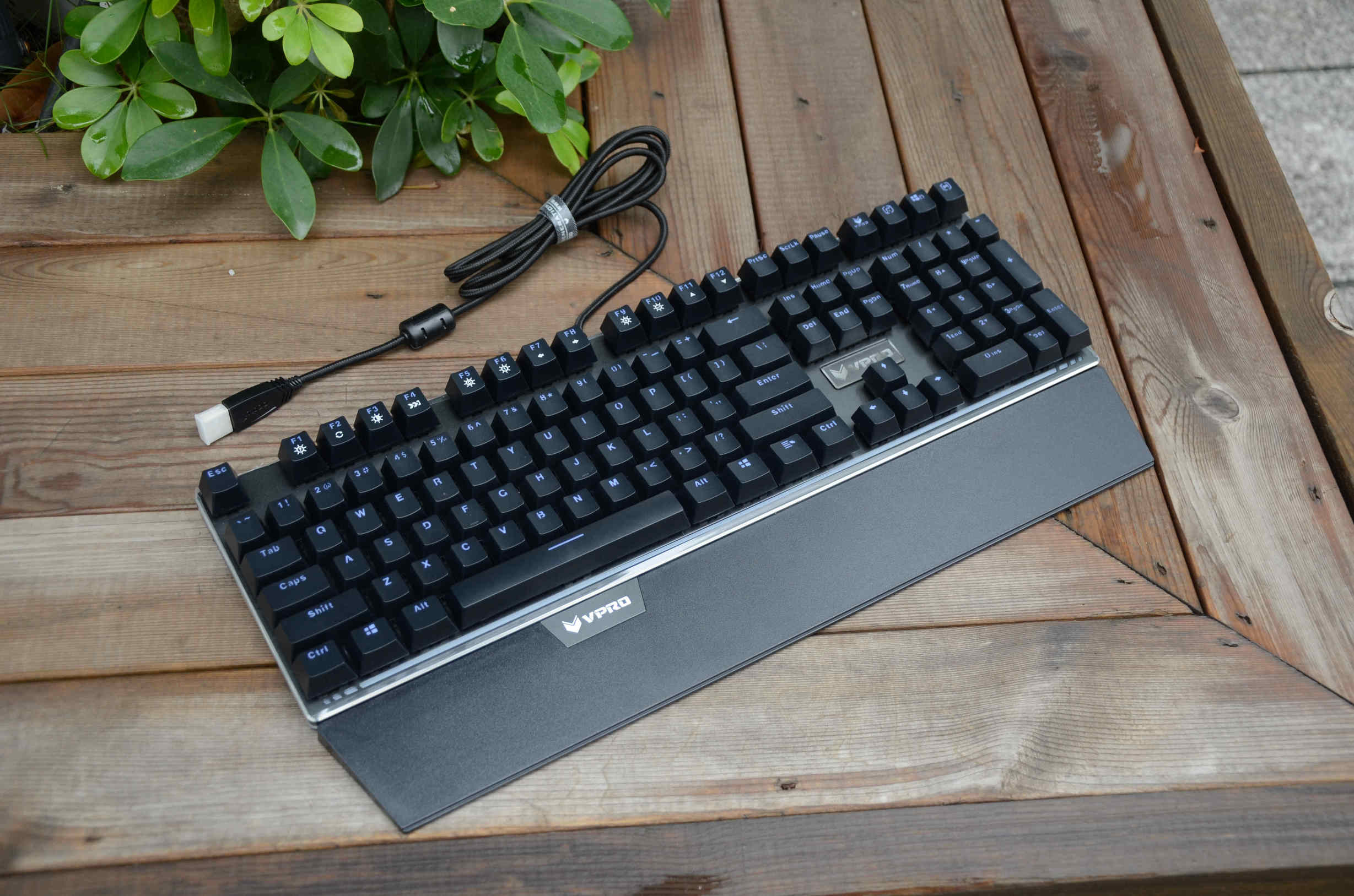 雷柏v720黑轴,雷柏v720机械键盘