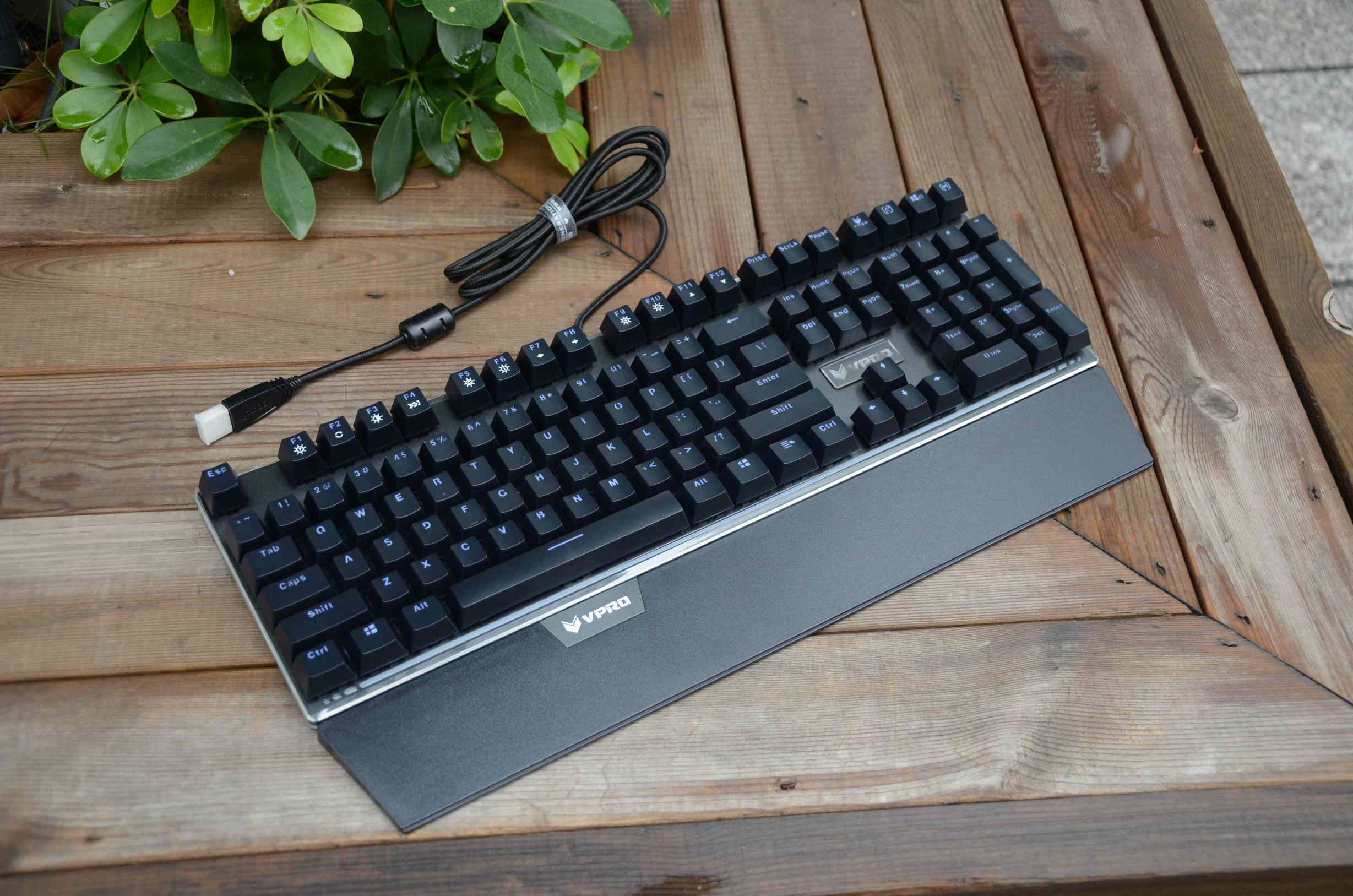 雷柏v720黑轴,雷柏v720机械键盘