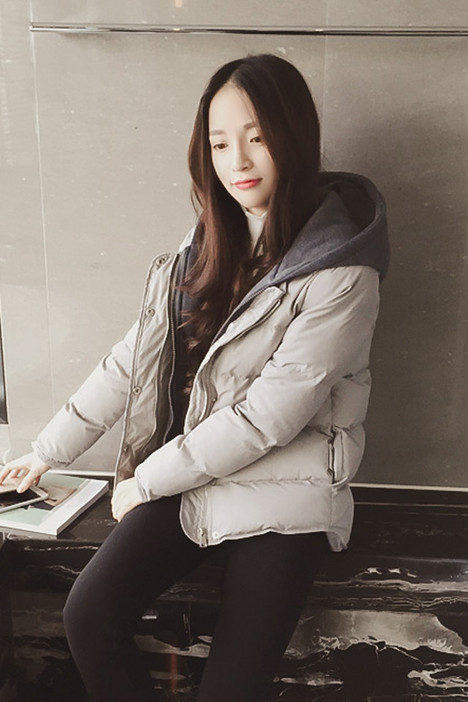 中款女羽绒服保暖又有型 (充绒量119g短款羽绒服够不够保暖)