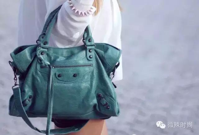 选择经典的包包永远不会错,买包包不过时