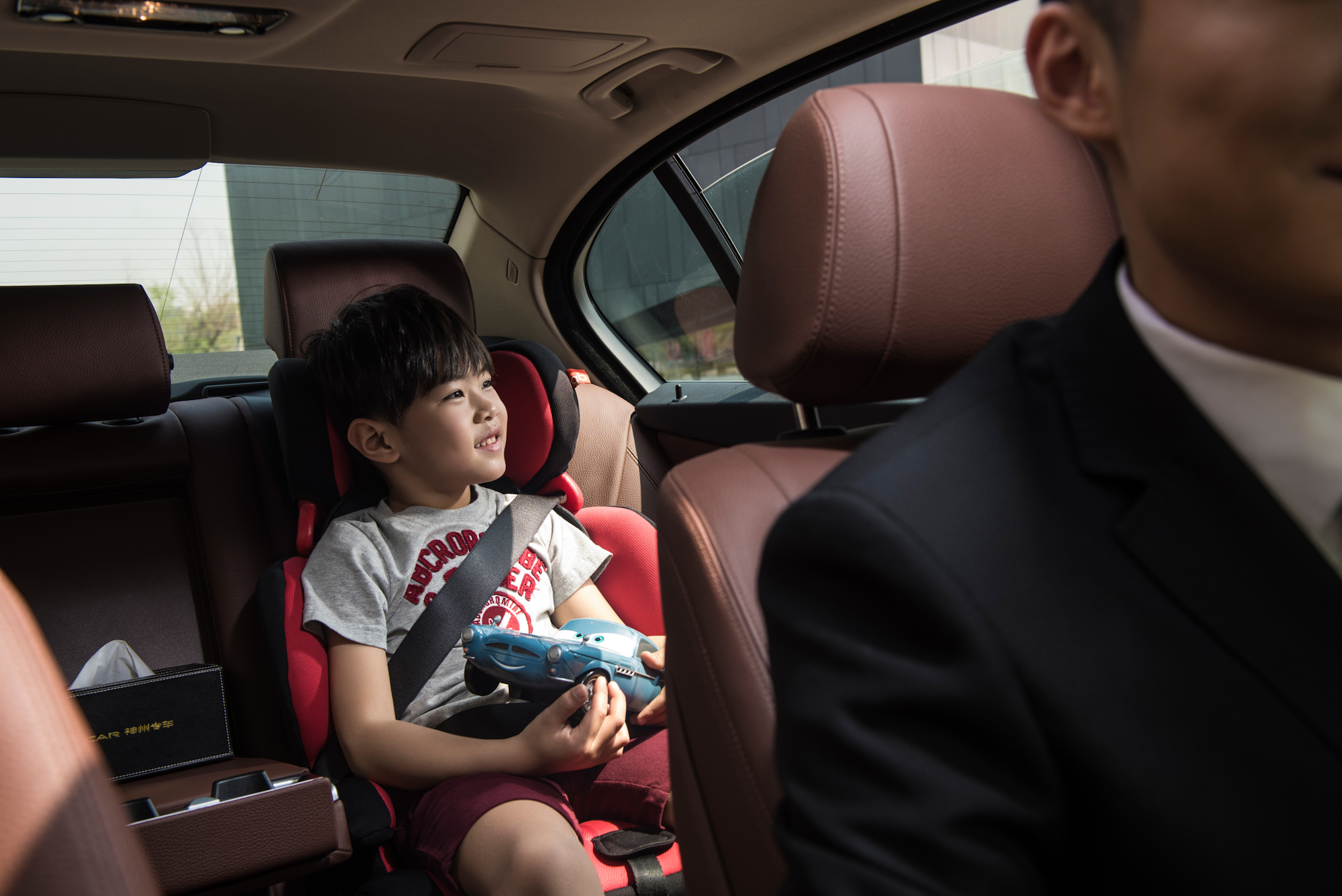 上海迪士尼夏季值得去吗,上海迪士尼冬日新巡游路线图