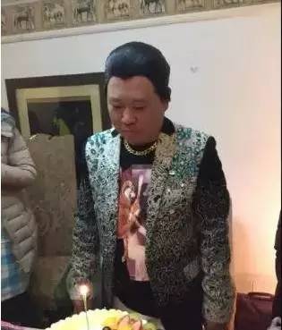 明星撞衫成街衣！品牌公关还不引咎辞职？