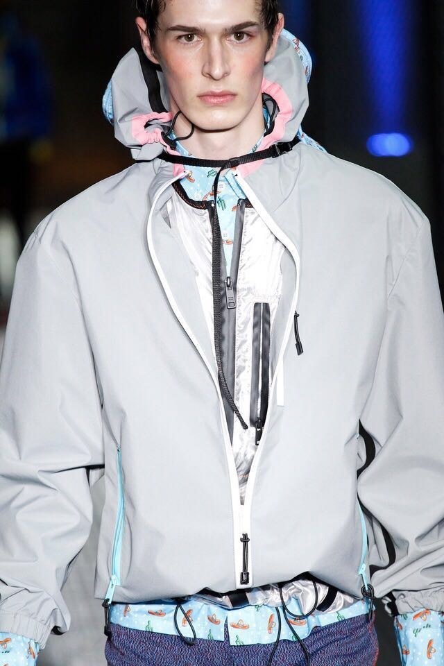 教你妆｜看看男装周男模们的脸，你还好意思不护肤？送茱莉蔻～