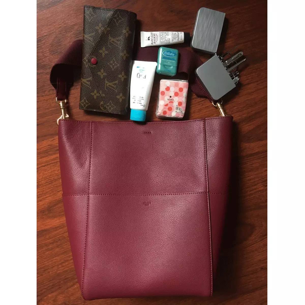 粉丝寄来的包,粉丝寄来了一箱包包