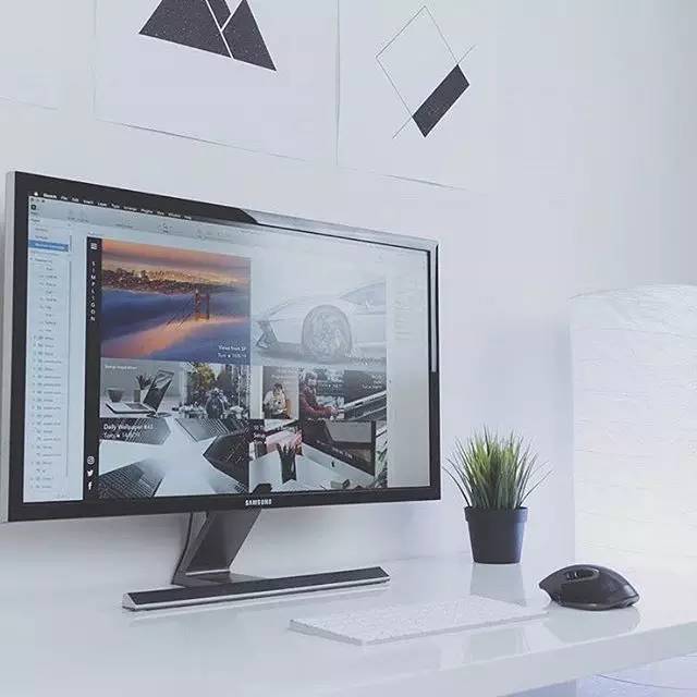 设计师办公桌VS普通人的办公桌，我方了