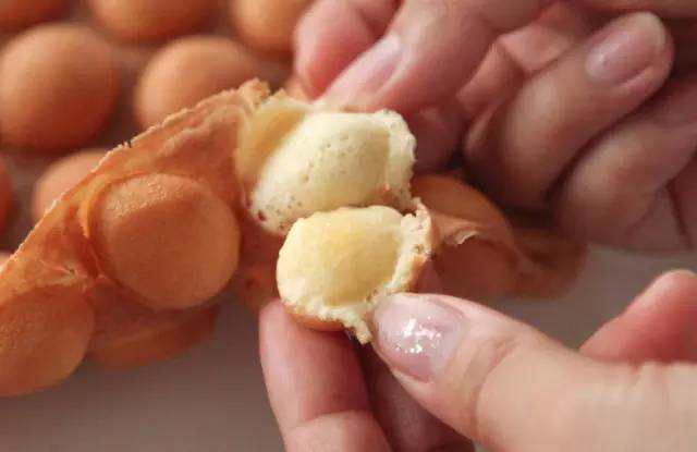 在香港吃到了正宗的港式鸡蛋仔,上海最好吃的鸡蛋仔