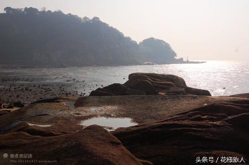 这座小岛群山环绕,海上最美小岛